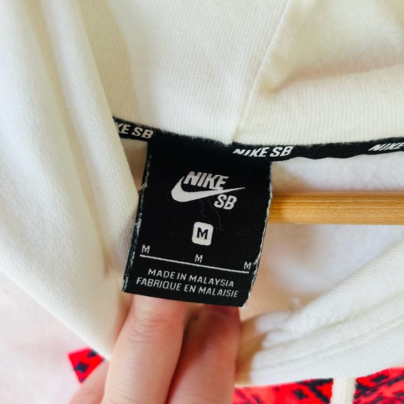 Nike Sb size M oversized white hoodie with red geometric spell out logo print - Picture 3 of 6